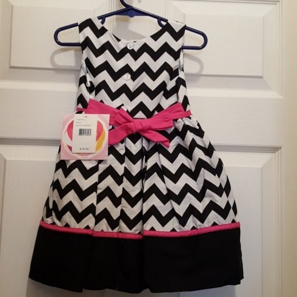 NEW Chevron Dress Youngland - Picture 5 of 5